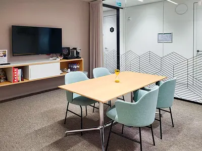 Beautifully designed open plan office space for 10 persons in Dubai, Deira Jewel of the Creek