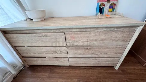 Light wood 6-drawer dresser / chest of drawers - good condition