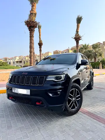 2017 Jeep Grand Cherokee Trailhawk 4x4 | Off-Road Ready | GCC Specs