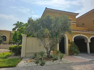 LUXURY 3BR VILLA | LANDSCAPED GARDEN | READY TO MOVE