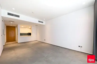Vacant | Exclusive | Spacious Layout