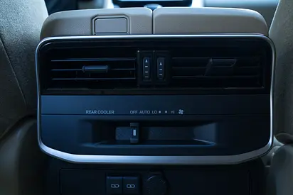 2025 Toyota LAND CRUISER 照片 9