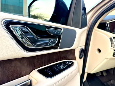 صورة 6 لـ 2019 Lincoln NAVIGATOR