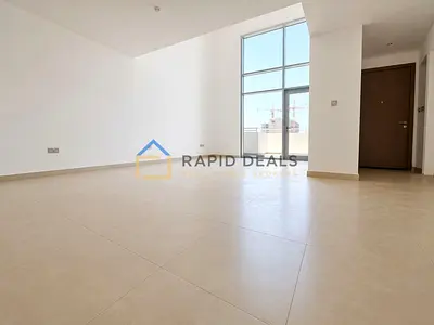 3BR+M Spacious Townhouse with 2 Huge Terraces