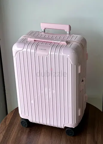Rimowa Essential cabin in pink suitcase