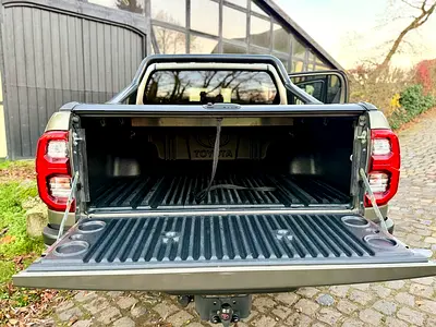 صورة 9 لـ 2023 Toyota HILUX