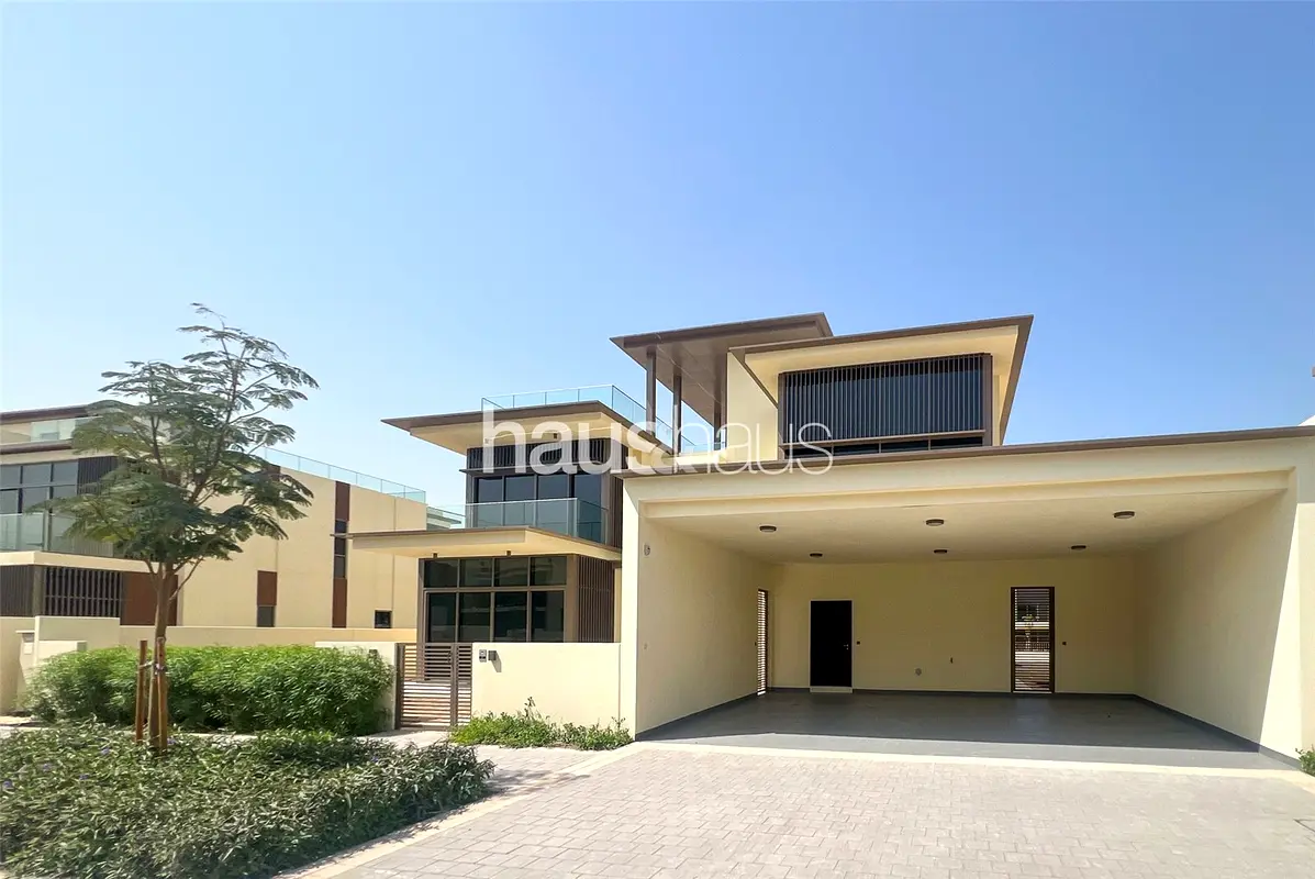 Brand New | Luxury | Roof Terrace | Park Facing