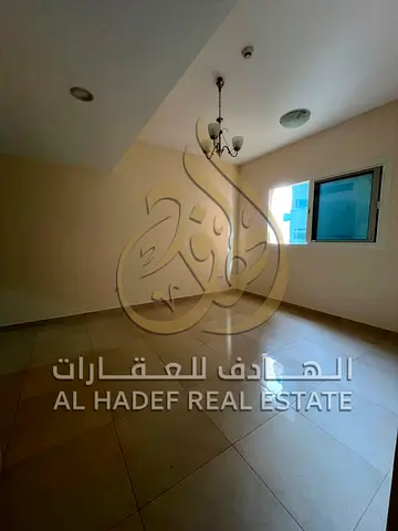 شقة غرفة وصالة للإيجار السنوي في القصباء الشارقة تشطيب ممتاز حمامين موقف مجاني صيانة مجانية موقع مميز بالقرب من قناة القصباء وقريب من المطاعم والكافيه