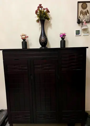 Shoe rack (show piece )