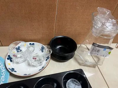 Ceramic plates and  glass cups