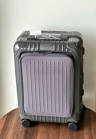 RIMOWA ESSENTIAL Sleeve gloss grey
