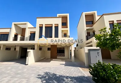 5BR+M End Unit Townhouse - Ready to Move In!