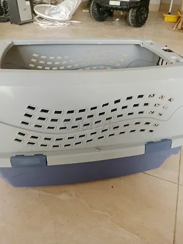 Cat Carrier Medium Size, Good Condition