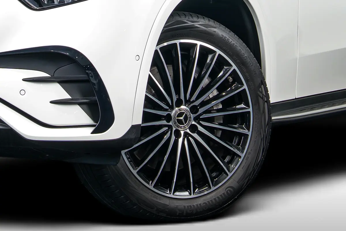 Mercedes-Benz GLC-Class 2025