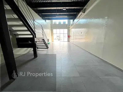 HOT OFFER 1MONTH FREE LUXURY DHOP WITH MAZZNIN FLOOR READY TO MOVE OFFICE SPACE WITH PARKING JUST 110k
