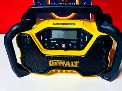 DEWALT DCR025 JOB SITE SPEAKER
