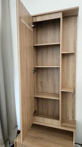 Moving out sale: Wooden Dresser with Large Mirror and Drawers - Good Condition