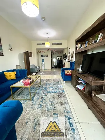A great investment opportunity in Ajman One Towers. This 1-bedroom apartment offers a net area of 966 sq. ft., a closed kitchen, and a sea view.