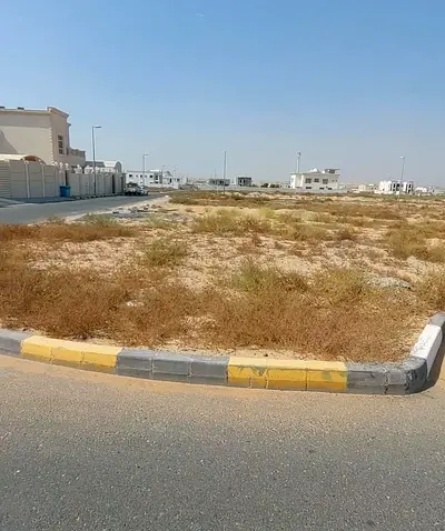 Land for sale in Sharjah, Al Tayy area, east of Al Suyoh suburb.