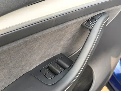 2023 Tesla MODEL Y thumbnail 17