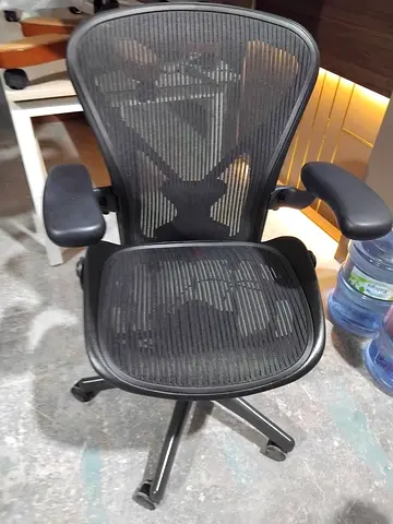 Herman Miller Aeron size B fully loaded