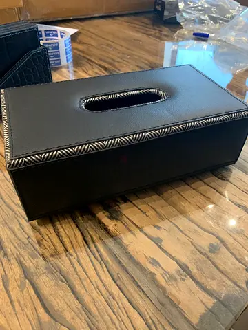 Luxury Leather Tissue Box Elevate your space with our Premium Leather Tissue Box ✨ 🖤 Elegant & st