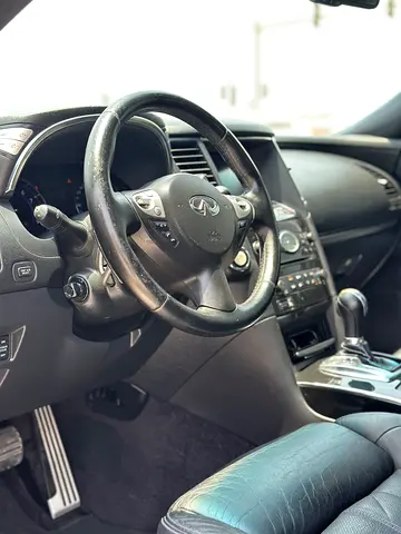 صورة 9 لـ 2014 Infiniti QX70