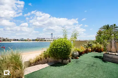 Desirable Frond | Private Beachfront Living