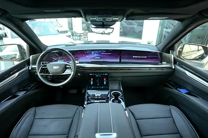 صورة 10 لـ 2026 Cadillac ESCALADE