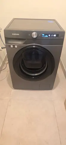 Samsung 9 kg washer and 6 kg dryer 2ni 1 like new condition perfect working