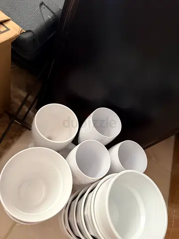 Set of white plastic glass and cups - good condition