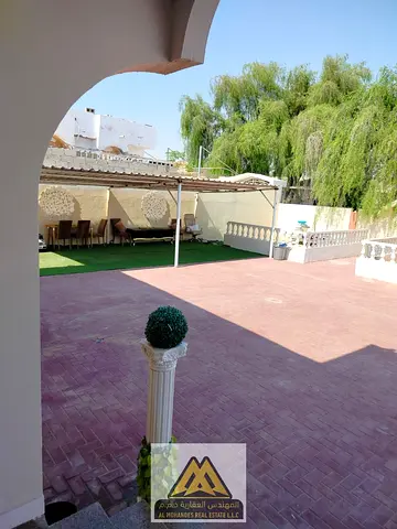 An excellent annual rental opportunity for a large house with an annex in Mushairif,