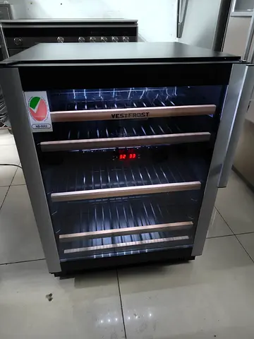 Vestsfrost wine cooler / beverage refrigerator - good condition