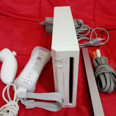 Nintendo Wii with loaded 25 games