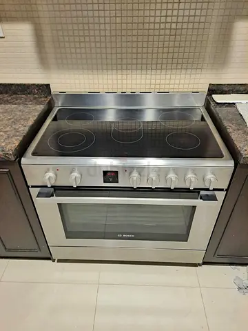 Bosch 5 burner electric cooker with Digital 90x60cm perfect condition like new