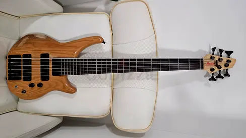 Rare Status Energy 6string Bass (Made in England)