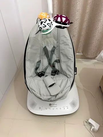4Moms Mamaroo Baby Swing - Like New