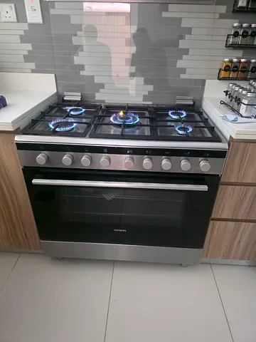 Siemens full gas cooking 90 by 60 cm