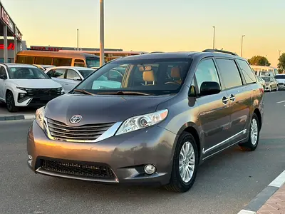 2016 Toyota Sienna XLE - Spacious Family Van - American Specs