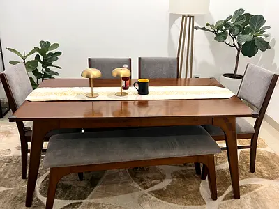 Dining table for sale