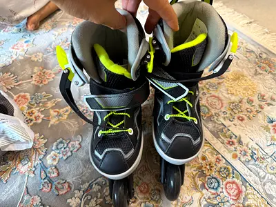 BRAND NEW Oxelo Fit 3 Kids Inline Skates (Size 29-32) + Full Protective Gear Set
