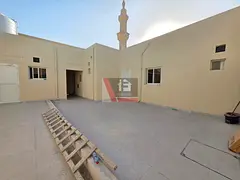 Spacious villa||6 master bedroom ||2 kitchen ||2 seprate entrance with 1 yard