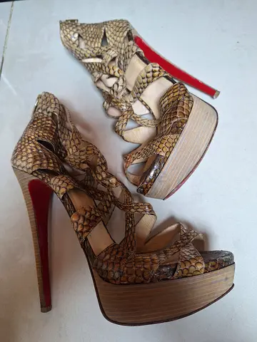 Authentic Christian Louboutin python shoes EU 38.5