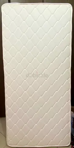 Homebox mattress (90x200) in a good condition 350 AED