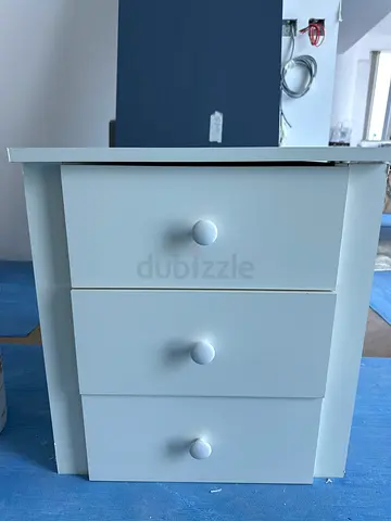 White 3-Drawer Chest / Bedside Dresser - Good Condition