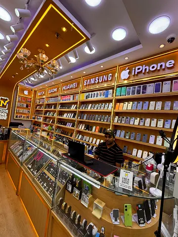 Mobile Shop Available for Sale=250k Deira, Duba