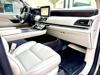 صورة 5 لـ 2019 Lincoln NAVIGATOR