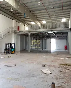 For those seeking a spacious, practical warehouse with a large area and specifications suitable for 