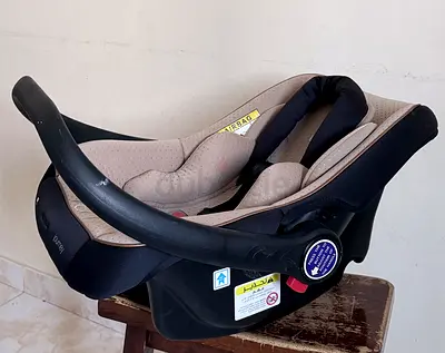 Giggles Baby infant seat