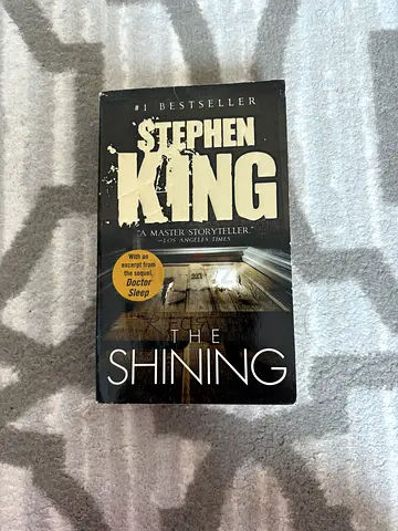 The Shining by Stephen King - Paperback